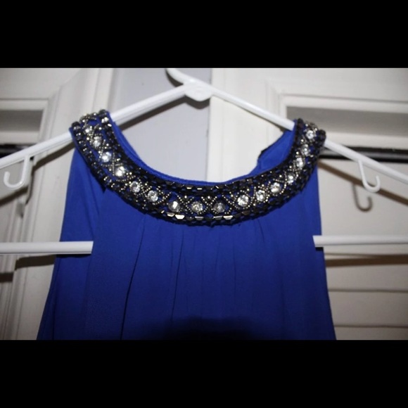 Dress with detailed neckline NWT - Picture 3 of 3